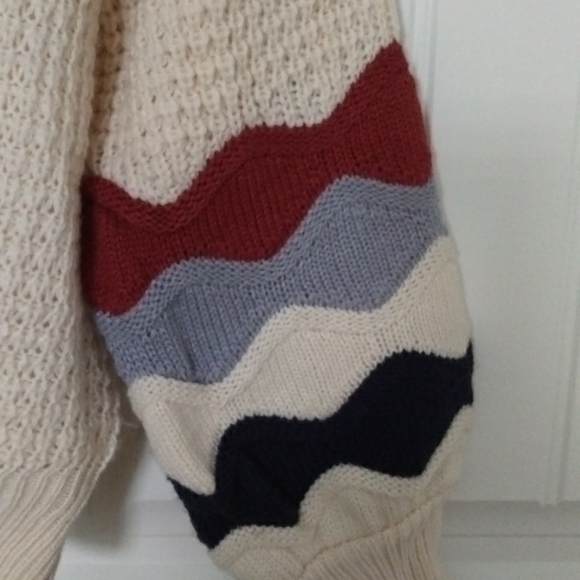 She + Sky Balloon Sleeve Sweater - Picture 2 of 2